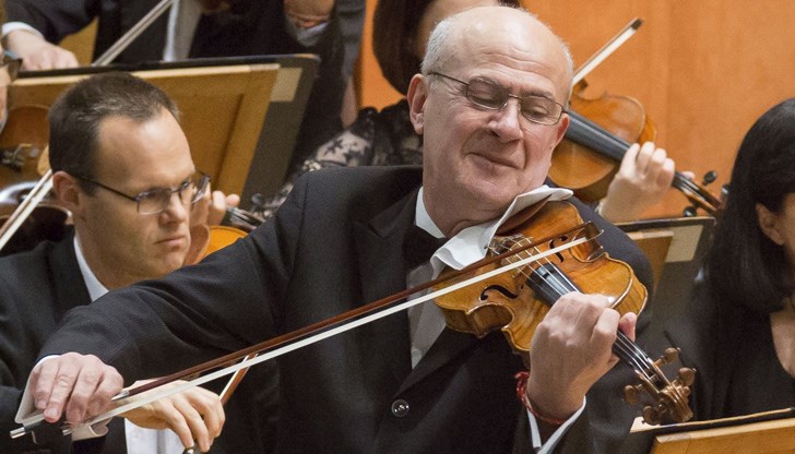 Всяко гостуване на Минчо Минчев, който е и почетен гражданин на Русе, е неизменен празник за русенската публика Всяко гостуване на Минчо Минчев, който е и почетен гражданин на Русе, е неизменен празник за русенската публика