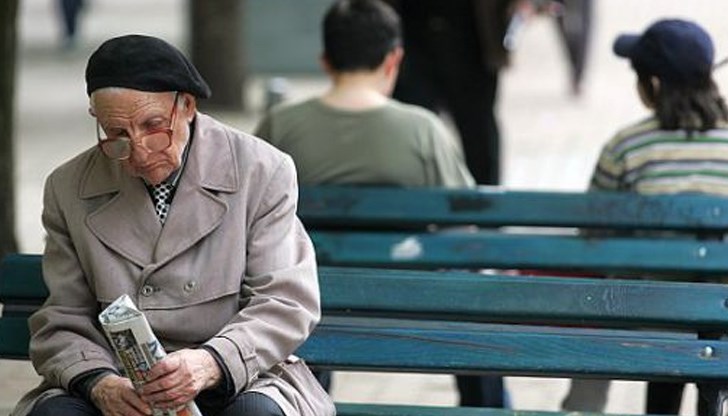 Дори и с надбавките от 50 лева, пенсиите в България си остават критично ниски