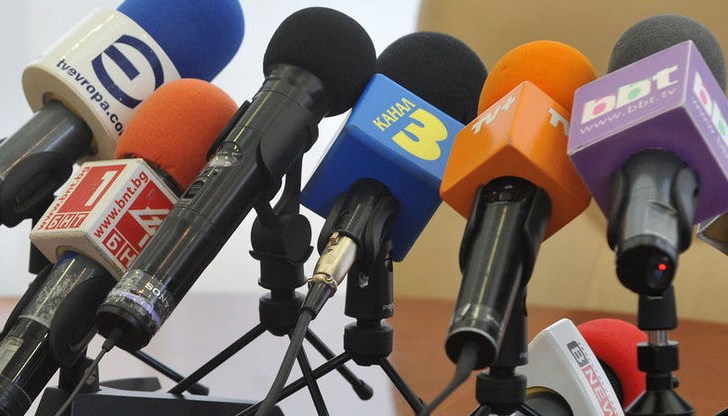 Явно такъв е отговорът на властта на критиките в доклада на ЕК и в резолюцията на ЕП от последните дни за натиска върху малкото останали свободни медии