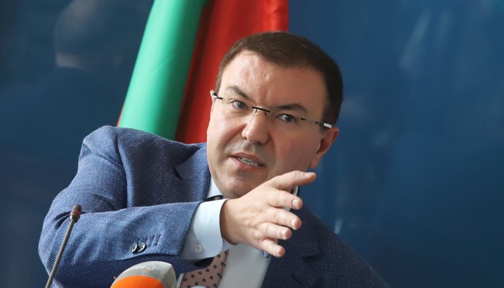 Министър Ангелов:"Настоявам кмета Фандъкова да поиска оставката на директора на Четвърта градска. Има или няма организация и каква е тя - отговорен е мениджърът на ЛЗ"