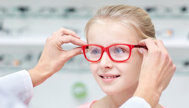 Според наредба 7 от 1997 година, при работа с дисплей следва да се правят почивки на всеки 45 минути пред екрана. Тази наредба, обаче, засяга работната специфика на възрастните, не и ежедневието на децата Според наредба 7 от 1997 година, при работа с дисплей следва да се правят почивки на всеки 45 минути пред екрана. Тази наредба, обаче, засяга работната специфика на възрастните, не и ежедневието на децата