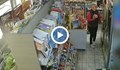 Граждански арест: Продавачка и клиент в магазин задържаха крадец