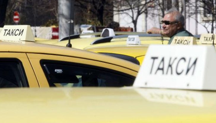 Таксиджията е на 53 години и е задържан от полицията във Варна