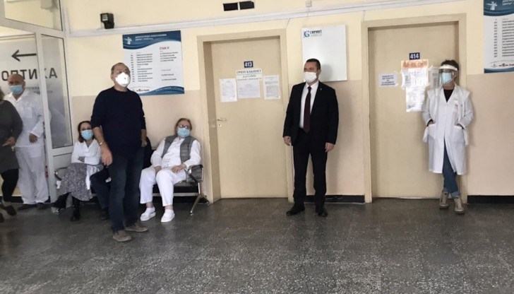 Медиците в ДКЦ-1 изразиха желание да помогнат и обсъдиха възможностите за даване на дежурства в пневмологичното отделение в русенската белодробна болница