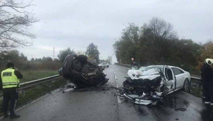 Сигналът за инцидента, който е станал в района на разклона за разградското село Каменар, е подаден около 9 часа тази сутрин