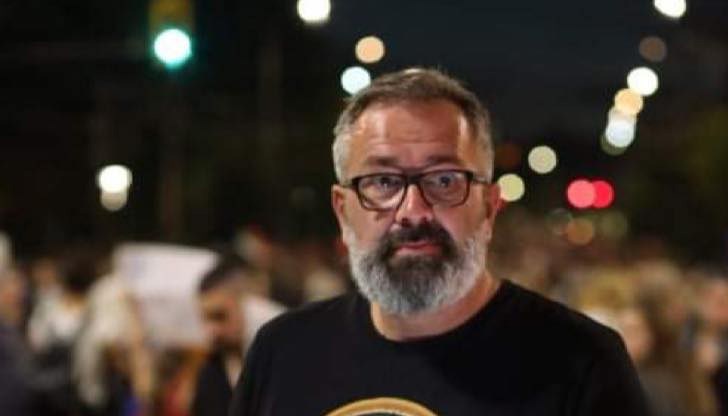 "Днес гледах обръщение на министър-председателя на Швеция. Слушах как нормално, ясно и спокойно обяснява този човек. Не знам как сте вие, но на мен ужасно ми липса тази нормалност", пише PR експертът "Днес гледах обръщение на министър-председателя на Швеция. Слушах как нормално, ясно и спокойно обяснява този човек. Не знам как сте вие, но на мен ужасно ми липса тази нормалност", пише PR експертът