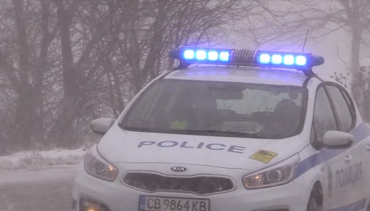 Пътната полиция съветва хората да се съобразяват със заснежените пътища, ако тръгват с автомобилите си