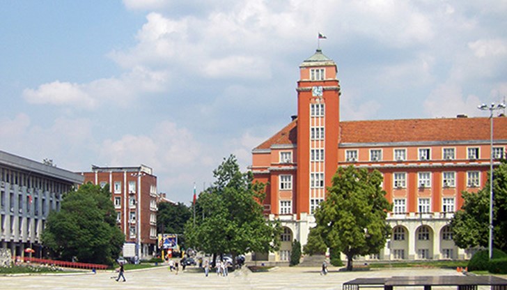 Ще се сформират доброволчески екипи, които да помагат на РЗИ и болничните структури в града