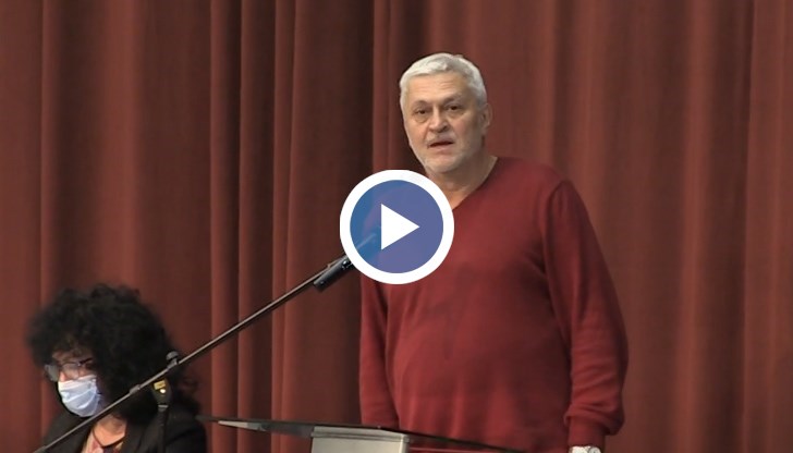 Драматичният театър, Кукленият театър, и Русенска опера решихме всеки месец през 2021 г. да правим по едно безплатно представление като благодарност към публиката