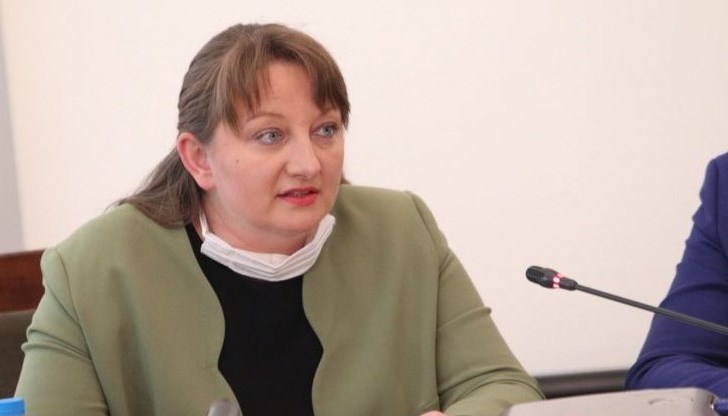 Деница Сачева: Тази мярка в момента се разработва и консултира с ЕК Деница Сачева: Тази мярка в момента се разработва и консултира с ЕК