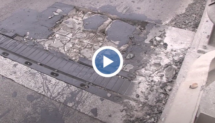 Мостът, който е на 66 години, за последно е ремонтиран основно през 2011 година