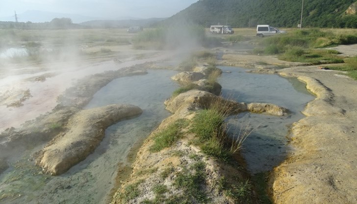 От община Петрич определиха като пресилени твърденията, че с това строителство в Рупите ще бъде изчерпана минералната вода там