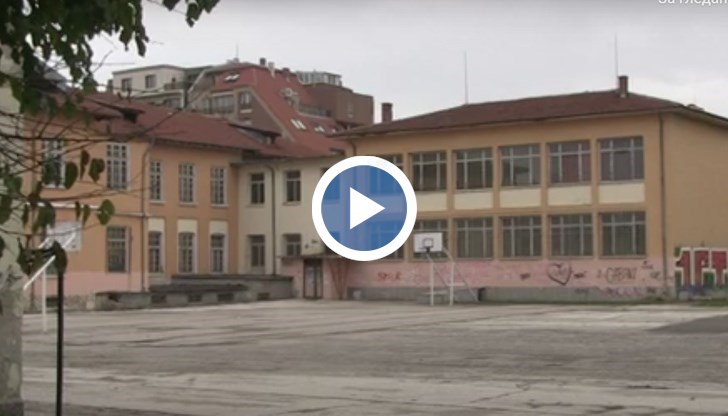 В Математическата гимназия в Русе са болни половината от учениците, а преподавателите са над 30