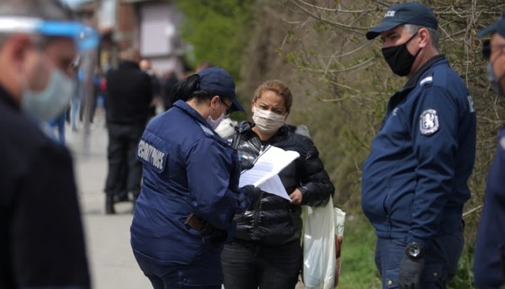 През вчерашния ден и до 15:00 часа днес, на територията на ОДМВР – Русе, екипите на полицията са извършили проверки по адреси на общо 365 карантинирани лица, при които не са установени нарушения През вчерашния ден и до 15:00 часа днес, на територията на ОДМВР – Русе, екипите на полицията са извършили проверки по адреси на общо 365 карантинирани лица, при които не са установени нарушения