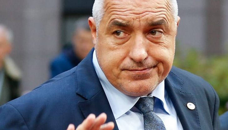 Борисов се надява хората да забравят и за скандалите, и за оттеглянето му. Като рибки в аквариум с памет за 15 секунди