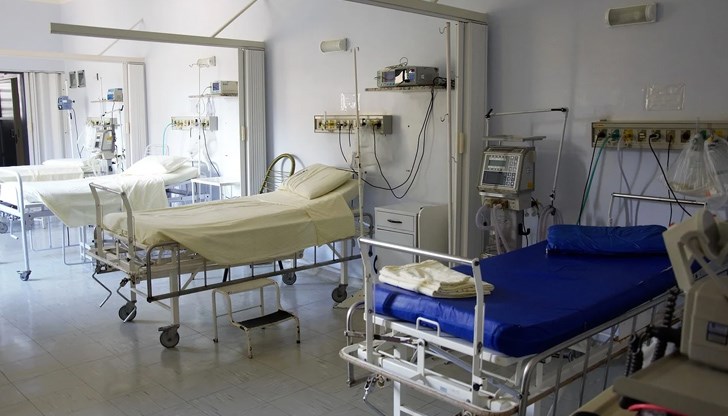 Добре се разкриват допълнителни легла, но по-големият въпрос е кой ще обгрижва болните, при положение че няма достатъчно лекари и персонал?