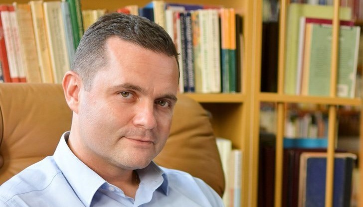 За басейна в парка също умишлено са залагани условия, които да не позволят да се случи концесия За басейна в парка също умишлено са залагани условия, които да не позволят да се случи концесия