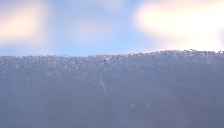 Студ сковава страната