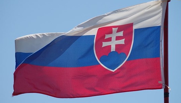 Документът беше одобрен от депутати от партиите на словашката правителствена коалиция, които имат мнозинство в Националния съвет