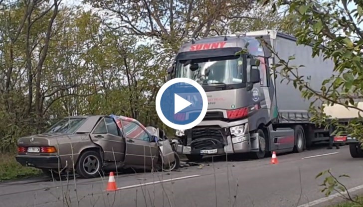 Мъж загина след като се удари челно в ТИР