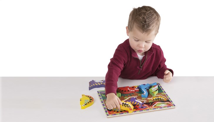 Някои дечица обичат да лудуват навън, докато други предпочитат спокойните и тихи занимания