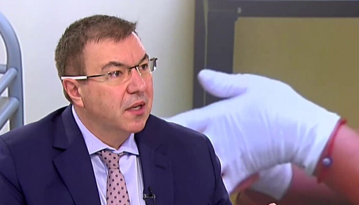 Проблемът е липсата на лекари и сестри, който проблем не е отсега