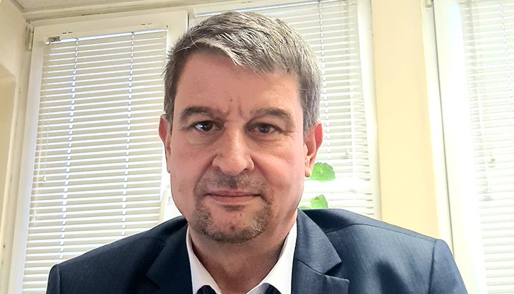 От месеци положението в българското общество, в българското здравеопазване в образователната система, е по-скоро аварийно От месеци положението в българското общество, в българското здравеопазване в образователната система, е по-скоро аварийно