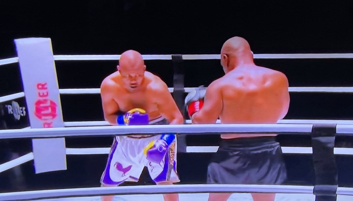 Двамата се изправиха един срещу друг в демонстративен сблъсък в Лос Анджелис