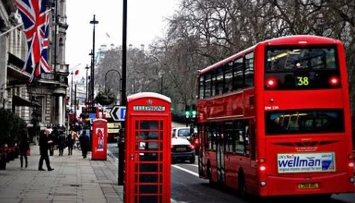 Правилата за уседналост, които наложи Брекзит, ще създадат затруднения на английските първокурсници