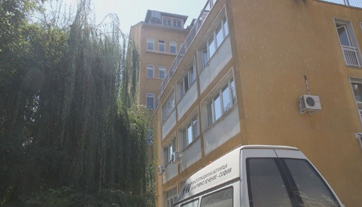 Оставката на директора на болницата доц. Аркади Иванов беше поискана от здравния министър заради отказ да приеме болен от КОВИД пациент