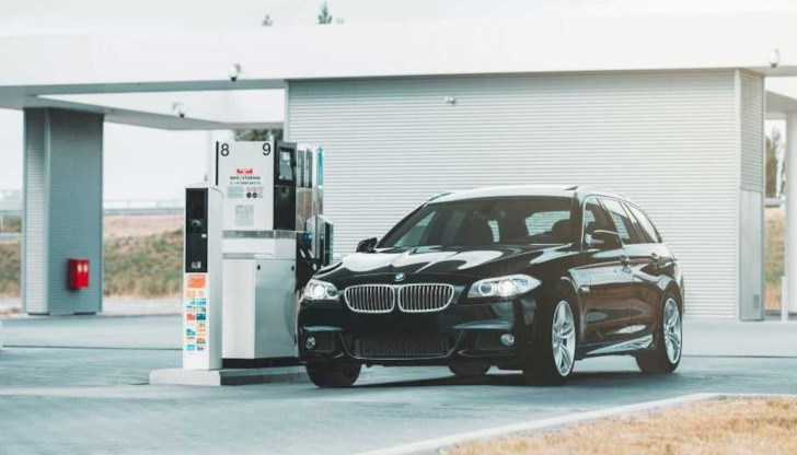 Краят на продажбата на нови бензинови и дизелови автомобили ще отбележи огромна промяна на автомобилния пазар на Великобритания