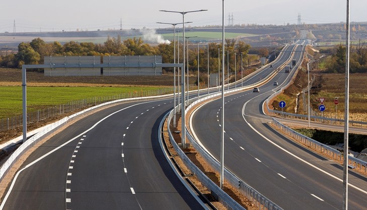 Готов е първият 17-километров участък от АМ „Европа“ между Драгоман и Сливница