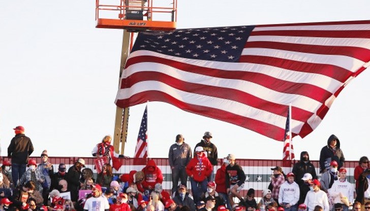 "Вечерта след изборите за президент на САЩ на 3 ноември, както и през следващите няколко дни, съществува вероятност от протестни действия и нарушаване на обществения ред в по-големите градове", предупреждават от посолството