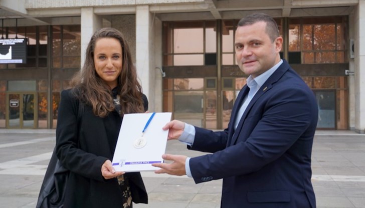 Русенската шампионка се занимава с лека атлетика от дете и разказва, че бягането на 100 метра е било истинско изпитание за духа ѝ