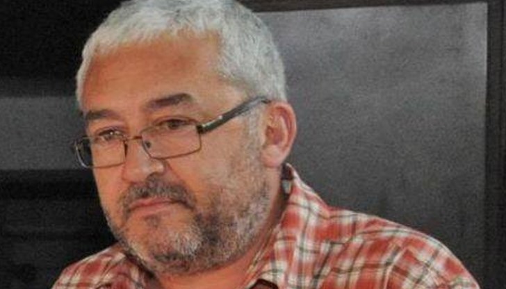 "Пред очите си виждаме разпадането на Третата българска държава. И на никой не му пука", казва Василев "Пред очите си виждаме разпадането на Третата българска държава. И на никой не му пука", казва Василев