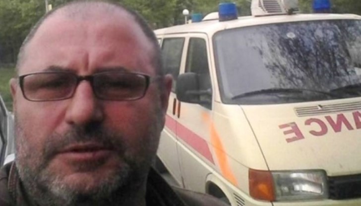 В профила си във Фейсбук д-р Борис Манев съобщава, че е подложен на тежка терапия