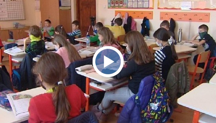 Учители са на мнение, че онлайн обучението е трудно за 1 клас