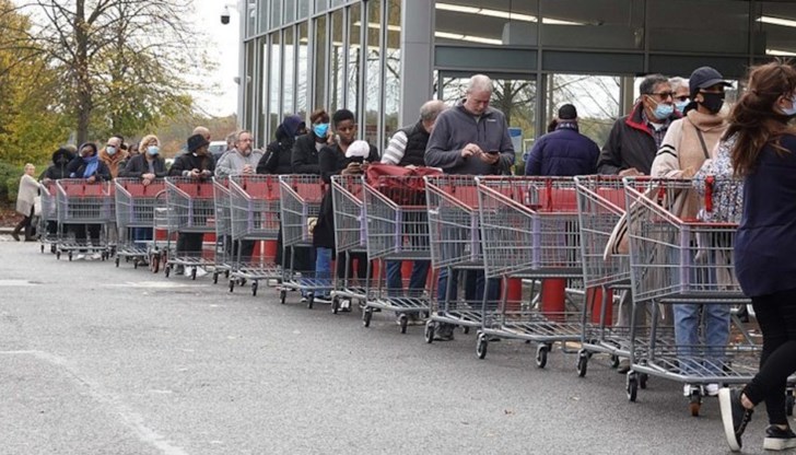 Супермаркетите призовават хората да не складират стоки