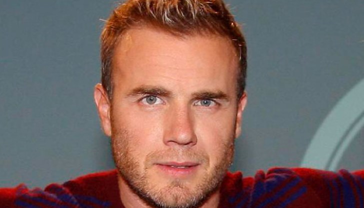 Журналистът и продуцент в bTV Георги Тошев взе лично интервю със звездата на британската група „Тейк дет“ Гари Барлоу чрез Zoom Журналистът и продуцент в bTV Георги Тошев взе лично интервю със звездата на британската група „Тейк дет“ Гари Барлоу чрез Zoom