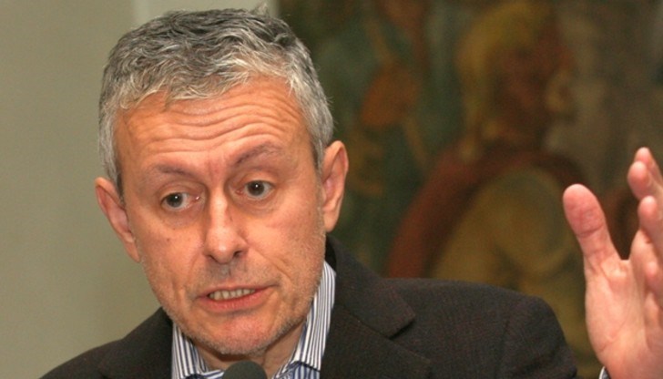 Америка беше разделена с Тръмп, смята бившият външен министър