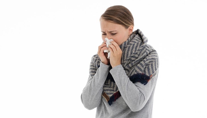 „Хремата, запушения нос или възпаленото гърло при COVID-19 са редки симптоми - това са преди всичко такива на настинка“, обясни д-р Джарвис