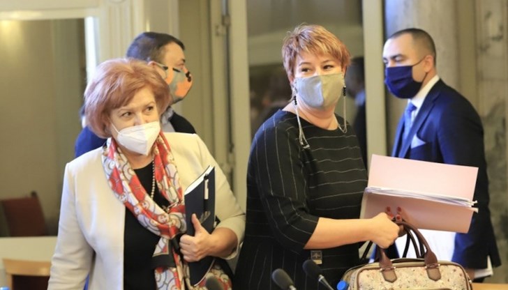 Текстовете бяха подкрепени миналата седмица на първо четене от парламента