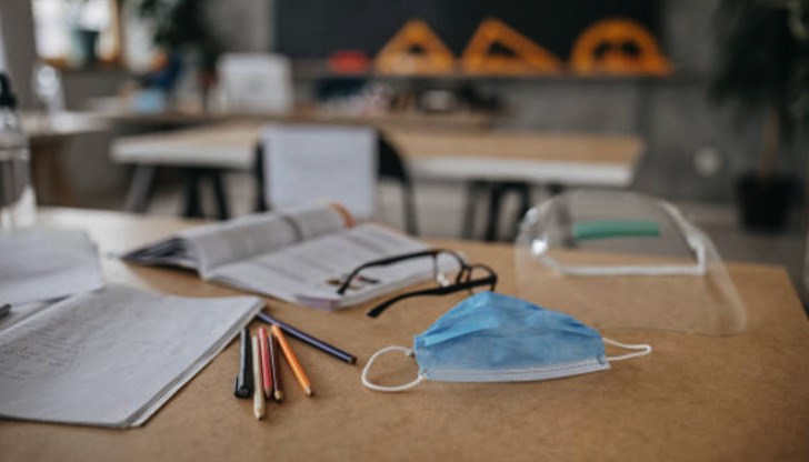 Педагозите не искат повече да изпращат колеги по вечния им път заради коронавируса Педагозите не искат повече да изпращат колеги по вечния им път заради коронавируса