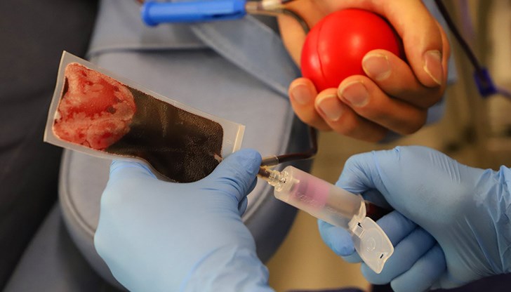 Желаещите да дарят кръв могат да го направят всеки ден от понеделник до петък от 8:00 до 12:00 часа в Отделението по трансфузионна хематология в болницата в Силистра