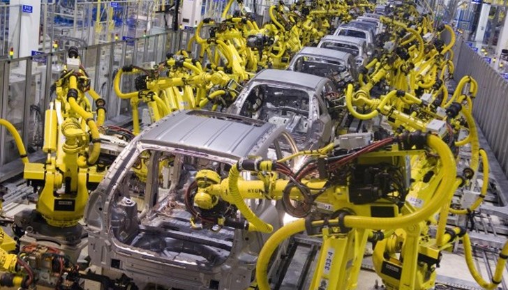 Германският концерн ще изгради нова поточна линия и нов сервиз за ремонти като част от разширяването на производствения капацитет, което ще струва близо 1 млрд. евро Германският концерн ще изгради нова поточна линия и нов сервиз за ремонти като част от разширяването на производствения капацитет, което ще струва близо 1 млрд. евро