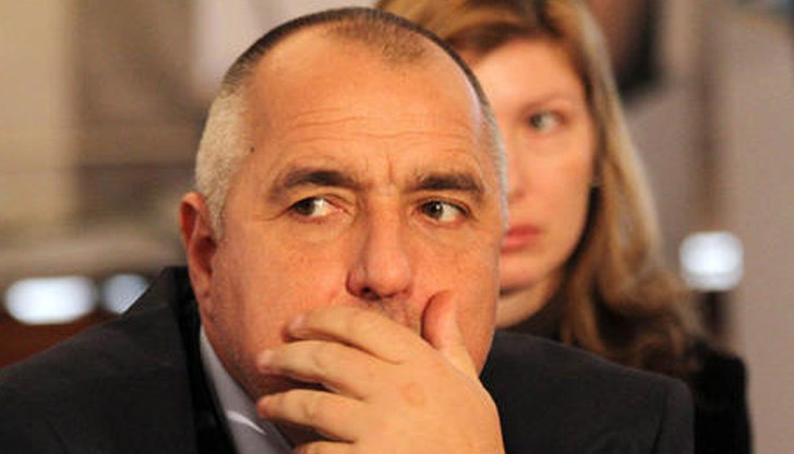 Премиерът проговори за прословутите снимки от покоите му