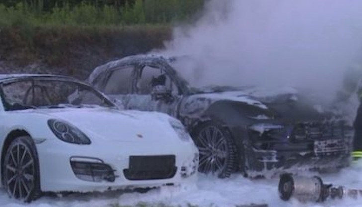 Вследствие на пожара е изгоряла предната част на колата, като същата има автокаско Вследствие на пожара е изгоряла предната част на колата, като същата има автокаско