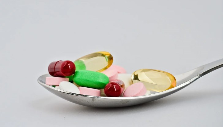 Всяко лекарство въздейства върху тялото по свой начин, от една страна, облекчавайки състоянието, а от друга, отслабвайки го Всяко лекарство въздейства върху тялото по свой начин, от една страна, облекчавайки състоянието, а от друга, отслабвайки го