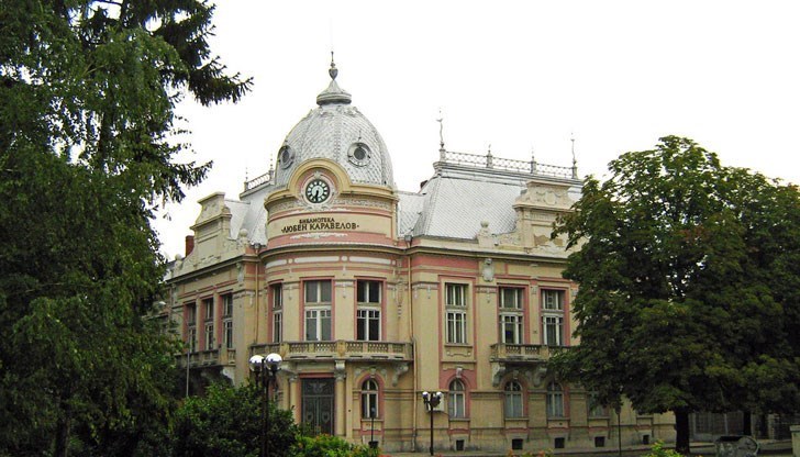 Машината за дезинфекция и почистване на подови повърхности отстранява прах, бактерии и вируси. Тя е подходяща за ползване от работници с трайна нетрудоспособност и създава благоприятна здравословна среда за служителите и потребителите на библиотеката