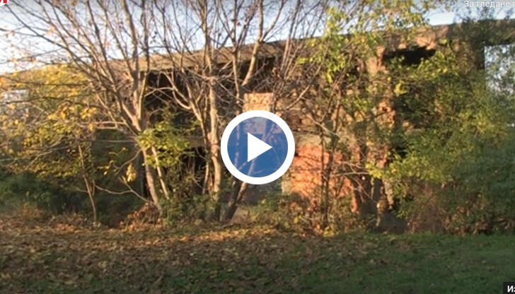 Пожарът е избухнал в недоизграденото лятно кино, намиращо се на около 15 метра от бензиностанцията. Мястото се е превърнало в свърталище на клошари